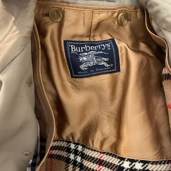 Burberry Trench Coat with Removable Wool Lining - Picture 2 of 16
